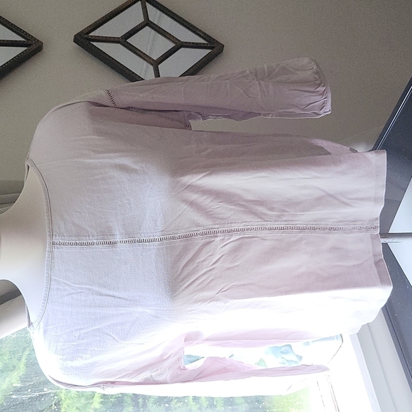 UNIQLO Spring Blouse Light Purple Color Size Small with Lace Details - Picture 1 of 6